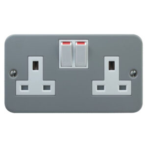 T&J METAL CLAD SOCKET 13A TWIN SURFACE M8913SDA